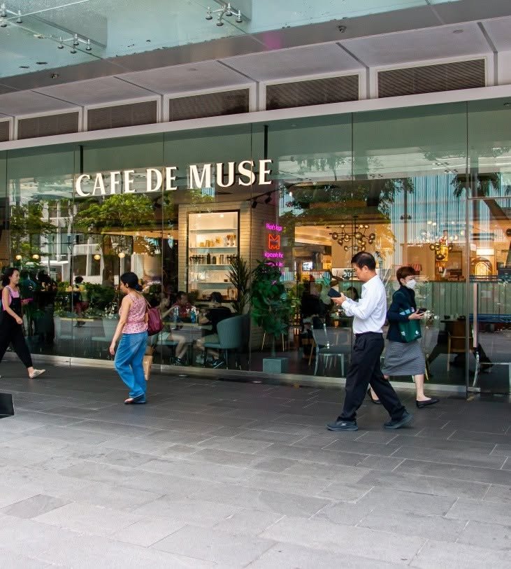 Cafe de Muse storefront at Shaw House on Orchard Road